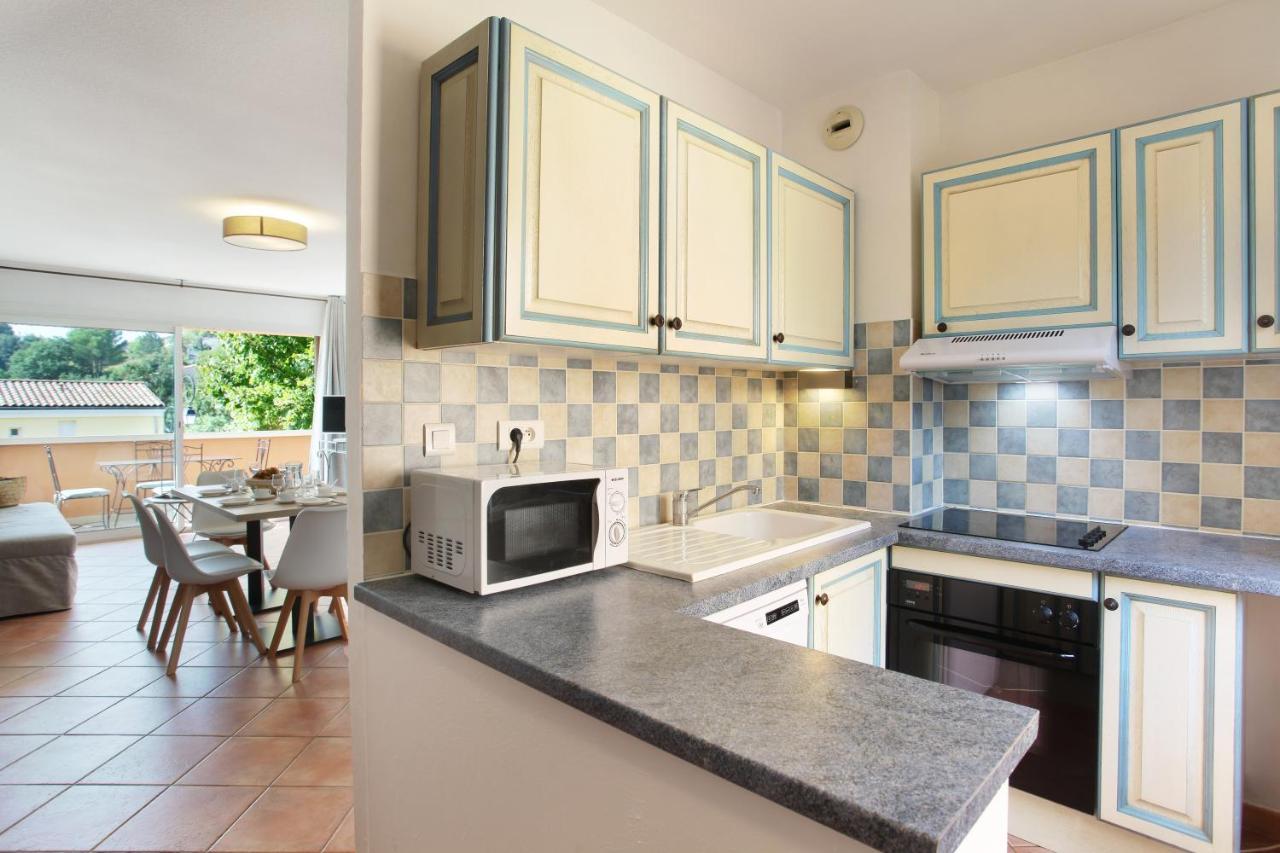 Residence Odalys La Licorne De Haute Provence Greoux-les-Bains Exterior photo