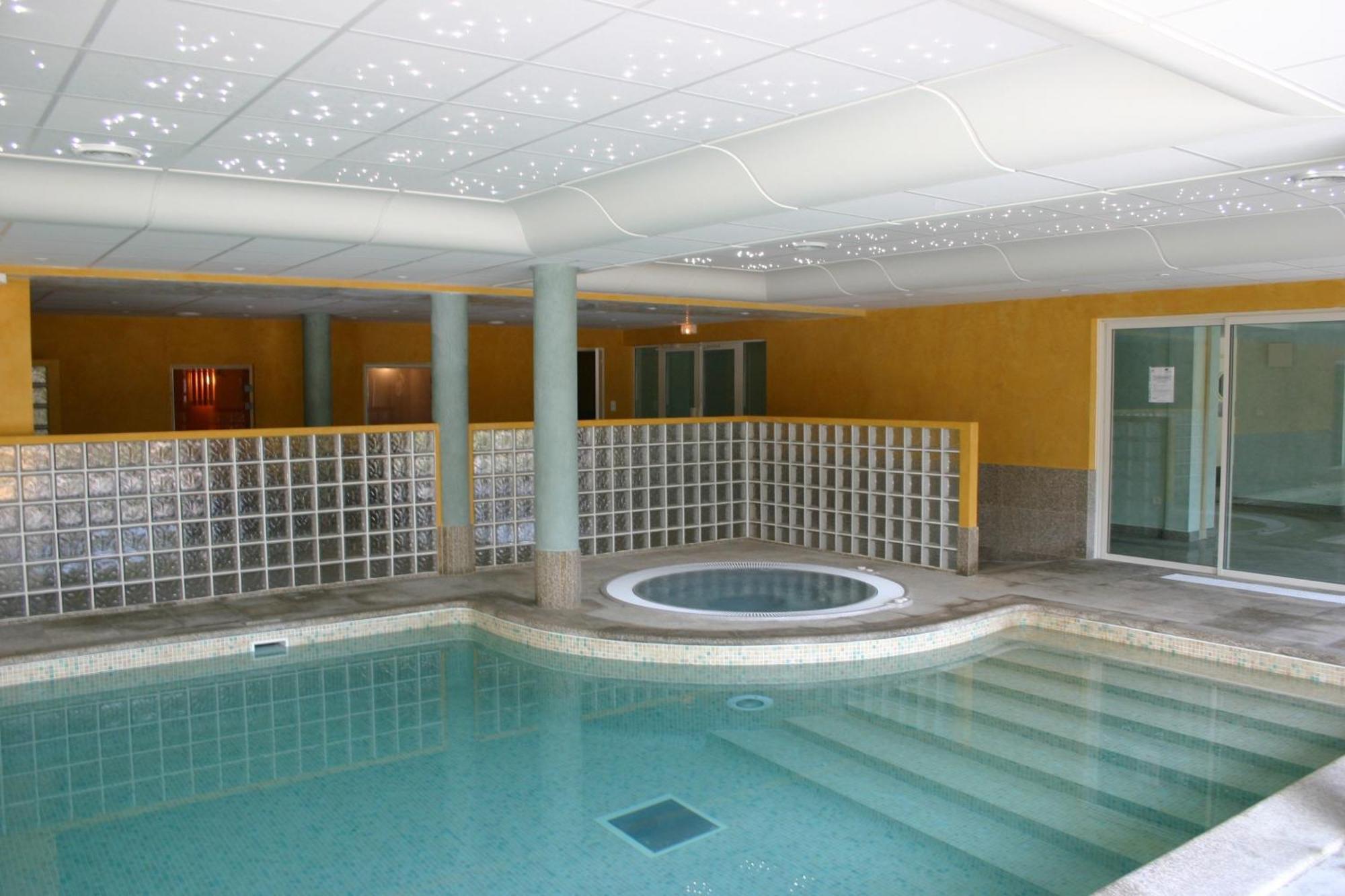 Residence Odalys La Licorne De Haute Provence Greoux-les-Bains Exterior photo